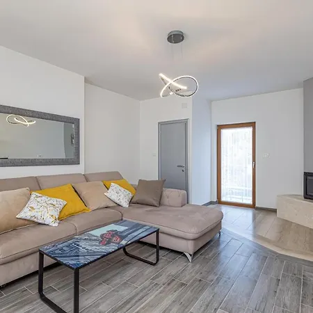 Holiday home House Lidia I Rina